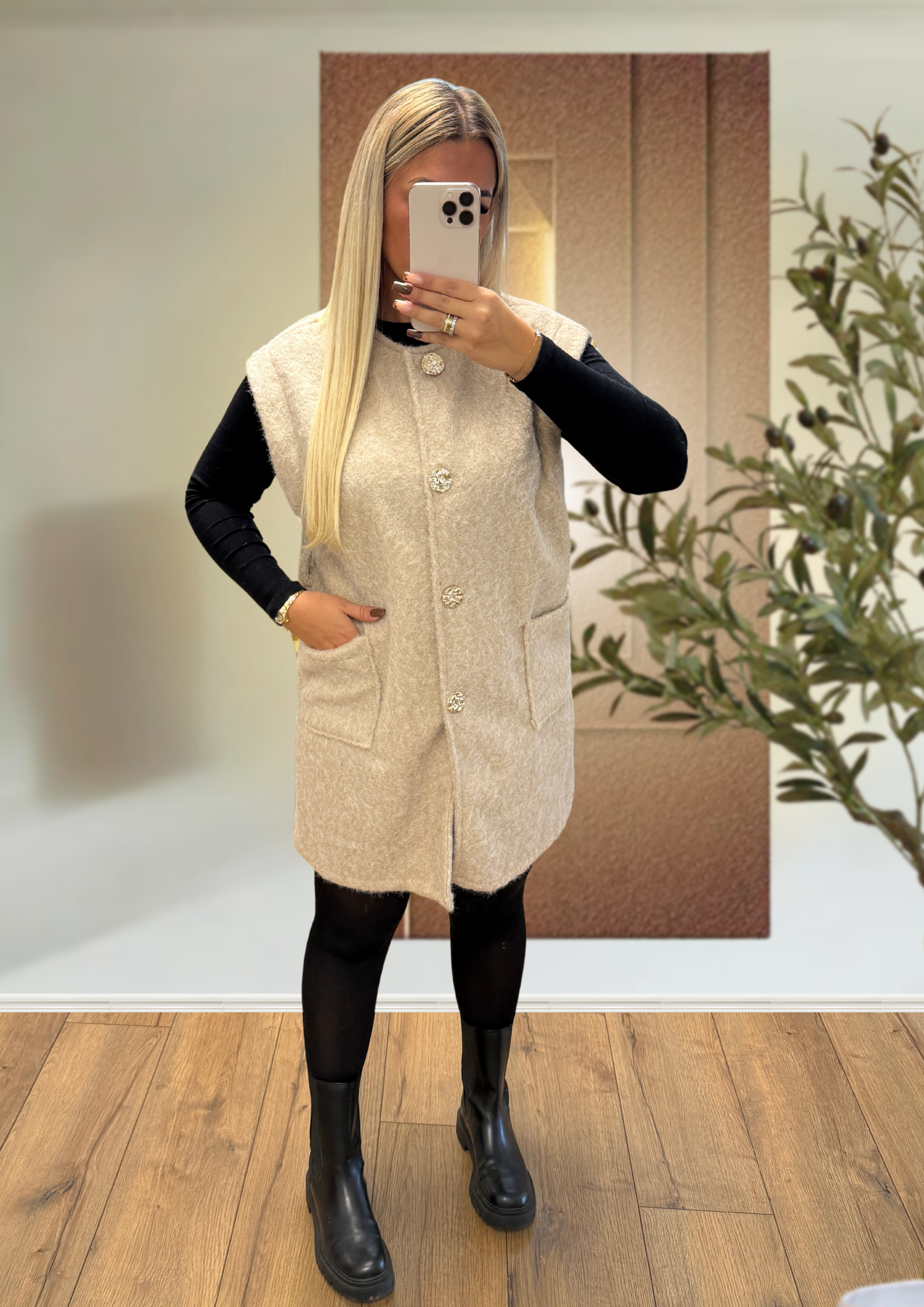 ROBE A BOUTON BEIGE