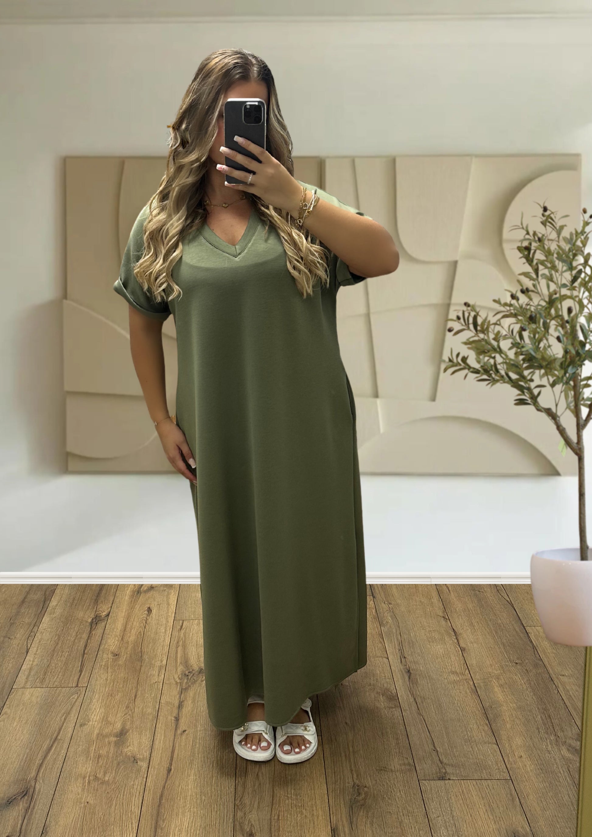 Robe t-shirt longue col V kaki